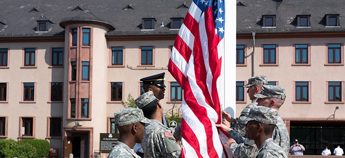 Soldaten beim Fahnenappell zum Abschied der US Army aus Heidelberg (Foto: Steffen Diemeroth)